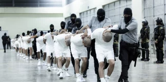 «Καλώς ήρθατε στην κόλαση, από εδώ θα φύγετε μόνο μέσα σε μαύρη σακούλα»: Φρίκη και βασανιστήρια στις ανήλιαγες φυλακές του Ελ Σαλβαδόρ