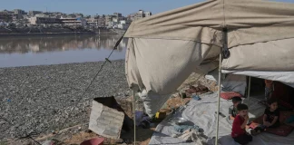 Τουλάχιστον 32 άνθρωποι σκοτώθηκαν από ισραηλινά πυρά κοντά σε κέντρο διανομής βοήθειας στη Γάζα – Περισσότεροι από 100 τραυματίες