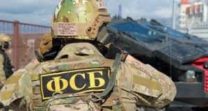 Νεαρή Ρωσίδα «σχεδίαζε τρομοκρατική επίθεση» για λογαριασμό του Κιέβου, λέει η FSB – Δείτε βίντεο από τη σύλληψή της