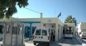 Τρεις συλλήψεις για μαστροπεία σε νυχτερινό κέντρο στη Σαντορίνη – Αστυνομικός προσποιήθηκε τον πελάτη