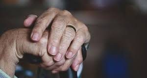 Τρίκαλα: 67χρoνος συνελήφθη μετά από καταγγελία για ασέλγεια σε βάρος της 91χρονης μητέρας του