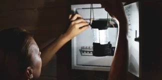 Τα έργα και οι ημέρες του «βιλάρχη» Γιώργου Στάσση της ΔΕΗ: Χωρίς ρεύμα περιοχές στο Ψυχικό, το Χαλάνδρι και τη Φιλοθέη – Διακοπές και σε Νίκαια – Κορυδαλλό