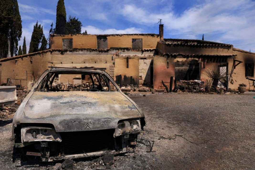 2025-08-06T150658Z_807346059_RC2N1GA3HPWQ_RTRMADP_5_EUROPE-WEATHER-FRANCE-WILDFIRE-1200x800