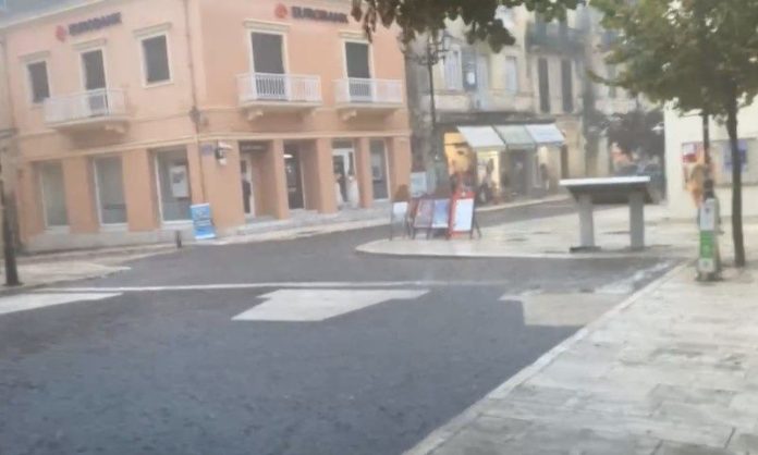 Κακοκαιρία σαρώνει την Κέρκυρα: Πλημμύρες, προβλήματα στην κυκλοφορία και καθυστερήσεις πτήσεων