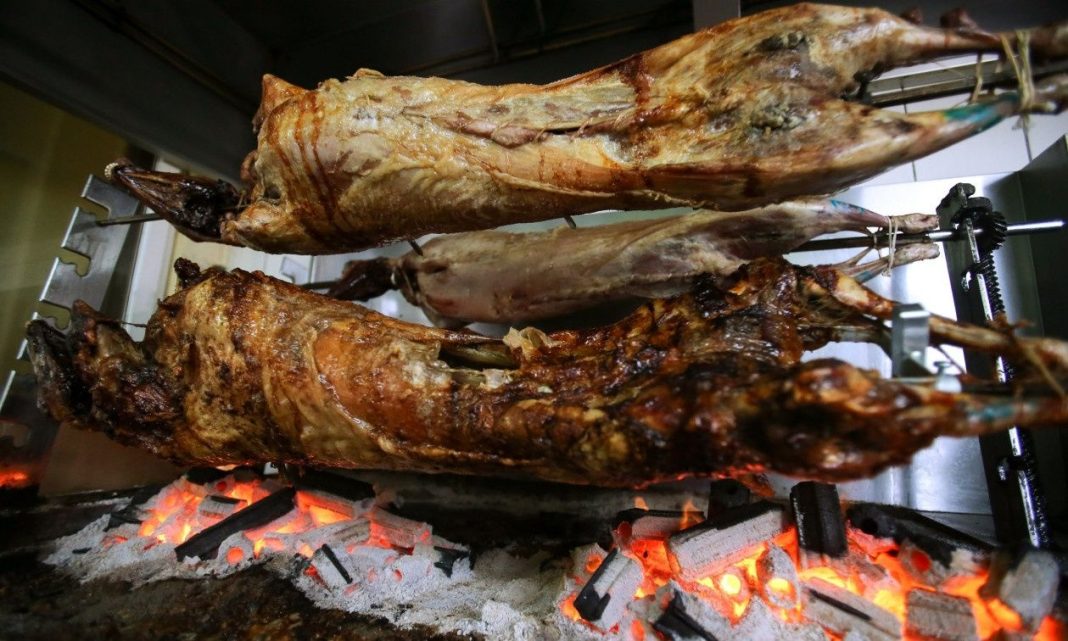 66de6694-arni-ovelias-pasxa