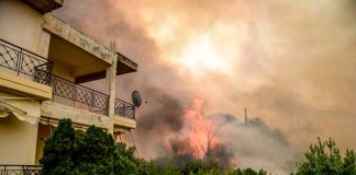 Καμπάνια 26 εκατ. για «εκκένωση προς Σύνταγμα»