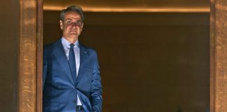 Politico: Η ελληνική κυβέρνηση «μπλόκαρε» την έρευνα για δύο υπουργούς σχετικά με το σκάνδαλο του ΟΠΕΚΕΠΕ