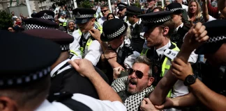 Διαδηλώσεις κατά της απαγόρευσης του δικτύου Palestine Action στη Βρετανία – Πάνω από 200 συλλήψεις, δείτε βίντεο