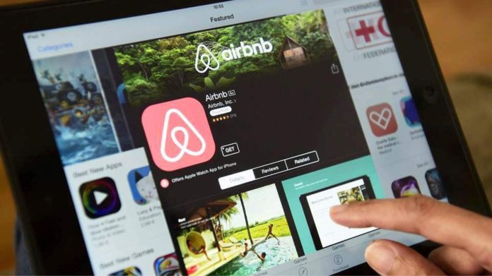 Airbnb: Περιορισμοί και νέοι κανόνες δεν ανακόπτουν τις βραχυχρόνιες μισθώσεις στην Ελλάδα