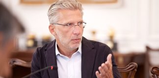 Ο Σκέρτσος κάνει… σκέρτσα και τα πληρώνει η κυβέρνηση