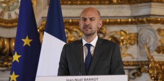 Γάζα: Την άνευ όρων απελευθέρωση των ομήρων ζητεί ο Γάλλος ΥΠΕΞ Μπαρό μετά τη δημοσιοποίηση βίντεο από τη Χαμάς