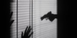 Κάτοικοι σε ρόλο «security» αυτο-οργανώνονται και προστατεύουν μόνοι τους τις γειτονιές