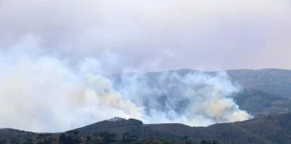 Χίος: Τρία πύρινα μέτωπα σε Ποταμιά, Βολισσό και Πισπιλούντα – Εστάλησαν 112 για εκκενώσεις (video)