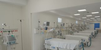 «Καρφώνουν» Άδωνι οι υγειονομικοί στο Κρατικό Νίκαιας: Πρόκληση τα τηλέφωνα να «προσέξουμε» τον δισεκατομμυριούχο