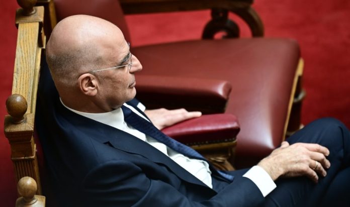 «Η εποχή των ήπιων παρεμβάσεων τελείωσε, αποδομείς το στράτευμα»! Ποιοι στέλνουν μήνυμα στον Δένδια