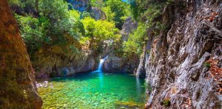 5 «ψαγμένοι» προορισμοί: Καλοκαιρινές διακοπές στα ελληνικά βουνά