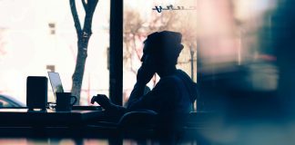 Απάτη στον Χολαργό: Παρουσιάστηκαν σαν υπάλληλοι της ΔΕΗ και άρπαξαν 23.000€, λίρες και κοσμήματα!