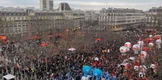 Η Γαλλία καταργεί αργίες εργαζομένων – Οργή συνδικάτων : «Επίθεση στα δικαιώματα των εργαζομένων»
