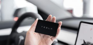 Ομαδική αγωγή κατά της Tesla για τους ισχυρισμούς αυτόνομης οδήγησης