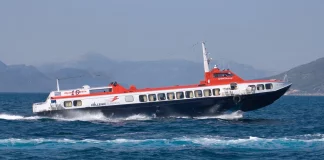 Έφτασε στον Πειραιά το Flying Dolphin XIX