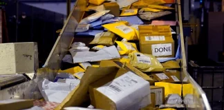 Γαλλία: Τα κρατικά ταχυδρομεία αναστέλλουν την αποστολή δεμάτων στις ΗΠΑ