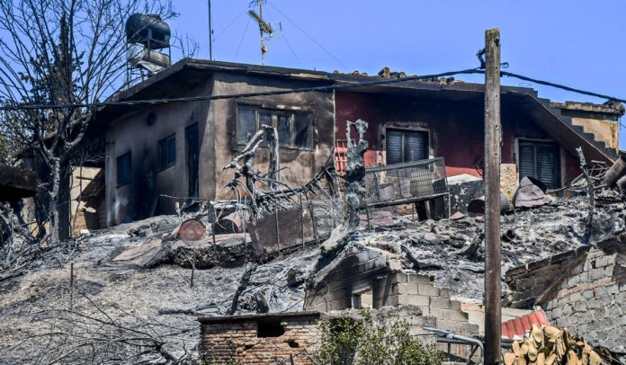 Φωτιές σε Πάτρα και Ζάκυνθο: Πόσα σπίτια κάηκαν και πότε ξεκινούν οι αποζημιώσεις