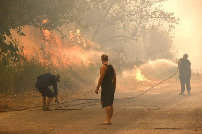 Μια ακόμη “επιτυχής” σύλληψη της ΕΛ.ΑΣ μετά τον “Ινδιάνο” της Νέας Σμύρνης – (VIDEO)