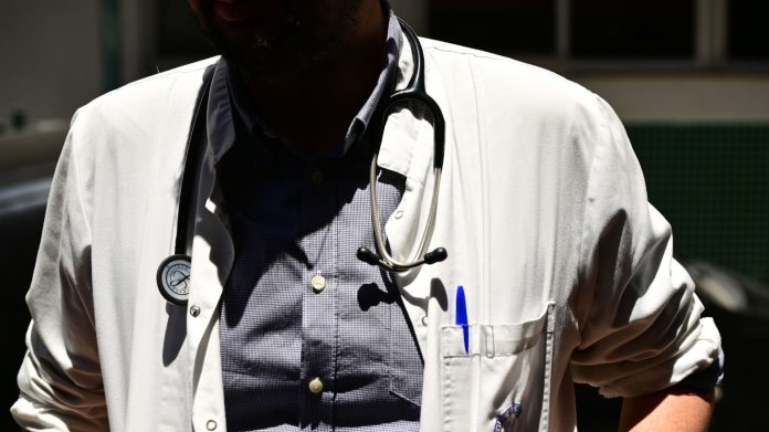 Αυξάνεται κατά 30% η ιατρική αμοιβή – Τι ανακοίνωσε ο Γεωργιάδης
