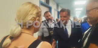 Ασθενής «πετσοκόβει» τον Άδωνι: «Τα έχετε ισοπεδώσει όλα! O πατέρας μου πέθανε γιατί δεν υπήρχε ασθενοφόρο»