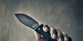 Πλ.Βικτωρίας: 17χρονοι αλλοδαποί επιτέθηκαν σε παρέα με σπασμένο μπουκάλι & μαχαίρι – «Δεν φεύγεις ζωντανός»