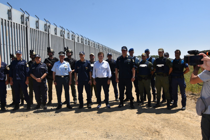 Επεκτείνεται ο φράχτης στον Έβρο κατά 5 χλμ.