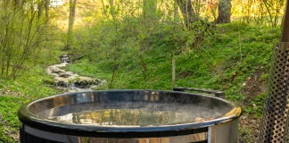 «Εφιάλτης» σε τζακούζι: Δύο ηλικιωμένες υπέστησαν υπερθερμία και λιποθύμησαν – Τις περιέλουσαν με κρύο νερό για να σωθούν