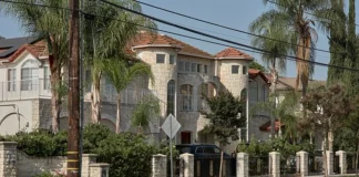 Υπόθεση Mark Surrogacy: Η μυστηριώδης έπαυλη με τα 15 νήπια και τις έξι νταντάδες – Το βρέφος με κρανιακή αιμορραγία που ξεσκέπασε μια «φάμπρικα» παρένθετης μητρότητας