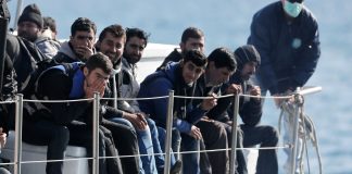 Απόφαση Πλεύρη-Γεωργιάδη: Με ακτινογραφία στον… αριστερό καρπό θα προσδιορίζεται η «οστική ηλικία» των ασυνόδευτων που αιτούνται άσυλο