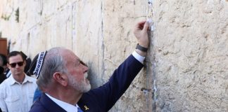 Ισραήλ: Σπάνιας αγριότητας επίθεση του πρεσβευτή των ΗΠΑ στον πρωθυπουργό της Βρετανίας