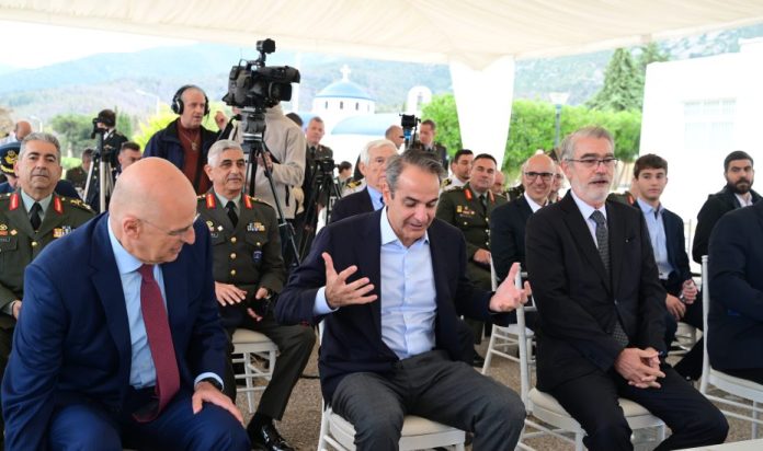 Κρίσεις Αρχηγών τον Σεπτέμβριο ζητά ο Δένδιας από το Μαξίμου