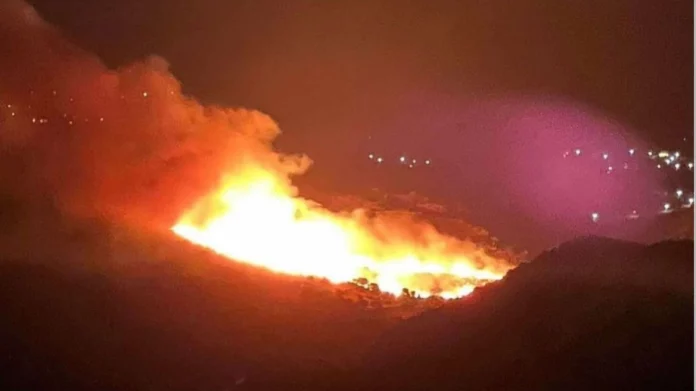 Πυρκαγιά στο Αργοστόλι Κεφαλονιάς: Ήχησε το 112 για Φαρακλάτα, Διλινάτα και Δαυγάτα – Δείτε βίντεο