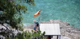 Αλεξανδρούπολη: Ναυαγοσώστριες επανέφεραν 2χρονο κοριτσάκι που επέπλεε αναίσθητο σε παραλία