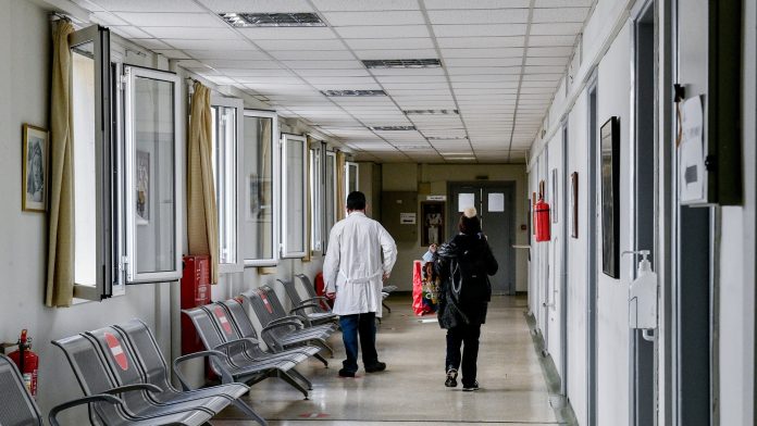 Τι δείχνουν τα στοιχεία της αξιολόγησης στην Υγεία – Παράπονα για ποσότητα προσωπικού, καθαριότητα, φαγητό και ψυχολογική υποστήριξη