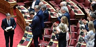 Έτοιμο για «θερμό φθινόπωρο» το ΠΑΣΟΚ στη Βουλή