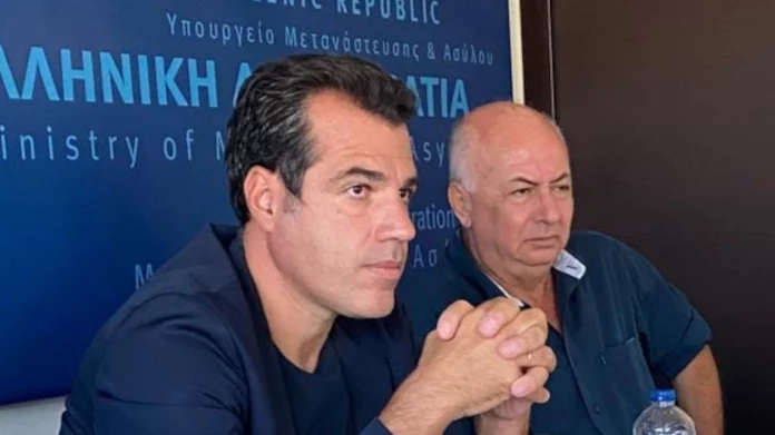 Ο Πλεύρης εφαρμόζει νέο μεταναστευτικό δόγμα, και οι παράνομοι μετανάστες “μπαίνουν” από παντού!