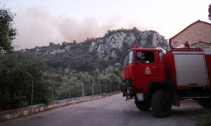 Φωτιά κοντά στην Τρίπολη – Άμεση η κινητοποίηση της Πυροσβεστικής