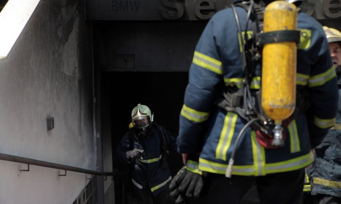 Χανιά: Φωτιά σε αντιπροσωπεία αυτοκινήτων – Πυκνοί καπνοί «σκέπασαν» τον ουρανό