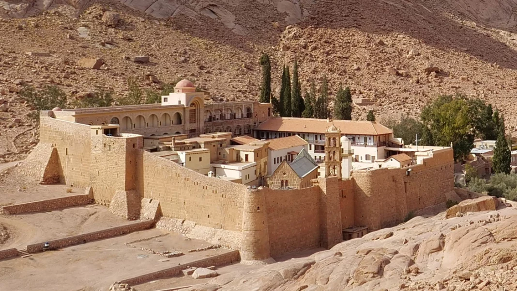 sinai_monastery-shutterstock-xrwma
