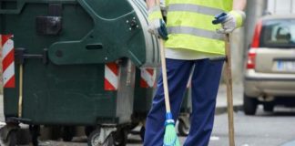 Βόλος: Επιτέθηκε με γροθιές σε εργαζόμενο της καθαριότητας – Ο άγνωστος δράστης αμέσως μετά τράπηκε σε φυγή