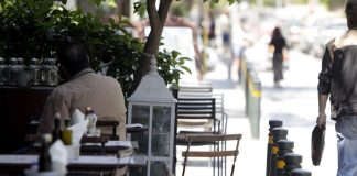Mystreet: Σε λειτουργία η εφαρμογή καταγγελιών για την αυθαίρετη χρήση των κοινόχρηστων χώρων