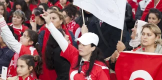 Γερμανία: Στόχος των Γκρίζων Λύκων οι νέοι