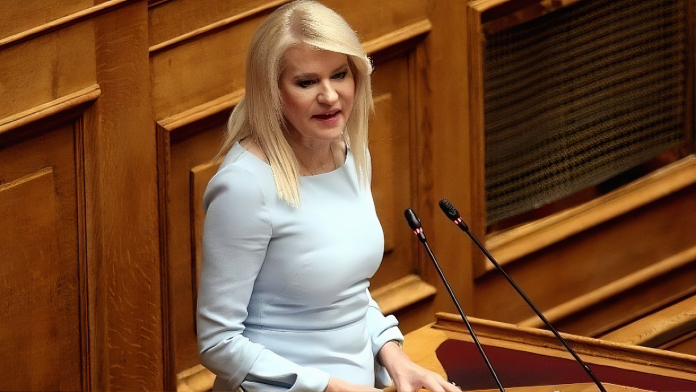Θεοδώρα Τζάκρη με βουλευτές του Κινήματος Δημοκρατίας: «Η διάλυση του ΕΣΥ συνεχίζεται… νέα πτώση ανελκυστήρα στο ΓΝΑ ΓΕΝΝΗΜΑΤΑΣ»