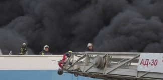 Ρωσικοί πύραυλοι έπληξαν αμερικανικό εργοστάσιο ηλεκτρονικών ειδών στην Ουκρανία – 15 τραυματίες