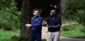 Ο Βρετανός ΥΠΕΞ κατήγγειλε τον εαυτό του στις Αρχές γιατί πήγε με τον Βανς για ψάρεμα χωρίς να έχουν άδεια